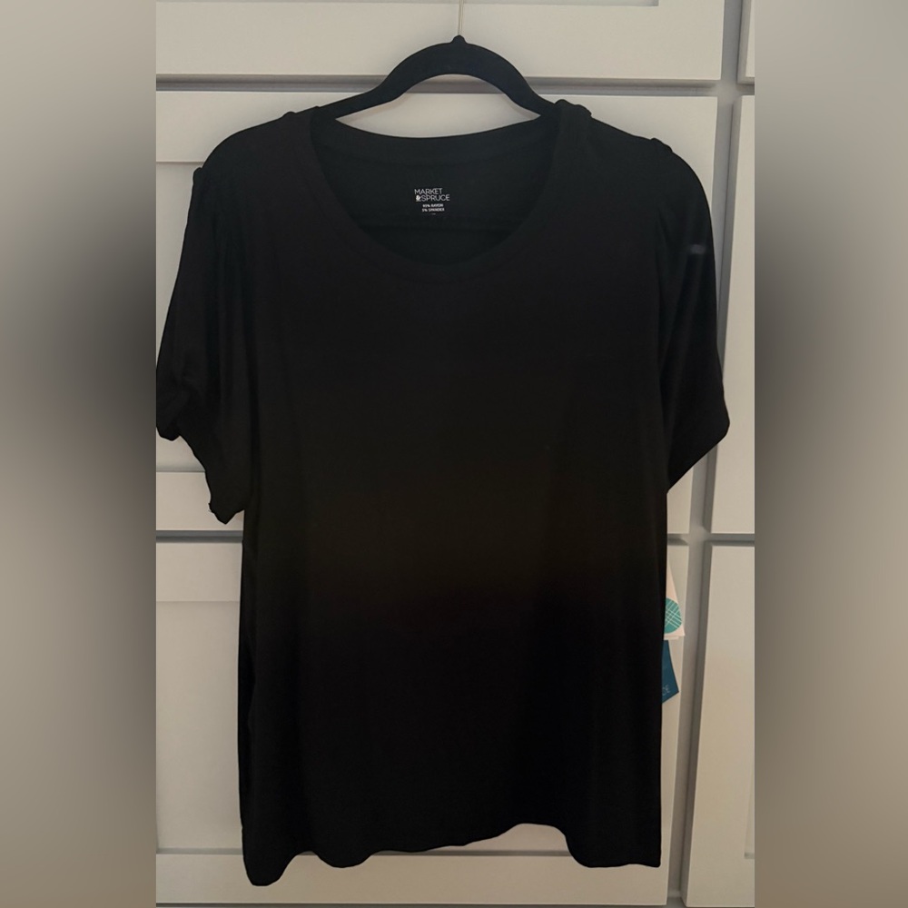 Woman’s XXL Market and Spruce Black Top